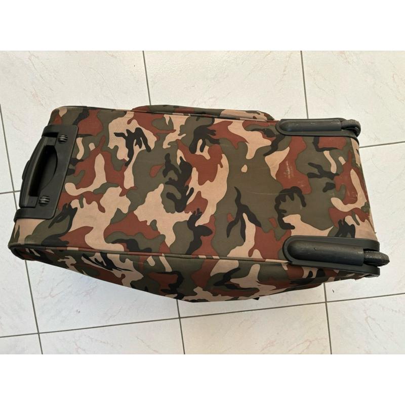 二手衝浪大牌Quiksilver迷彩 dufflebag拉桿行李袋 60L-細節圖2