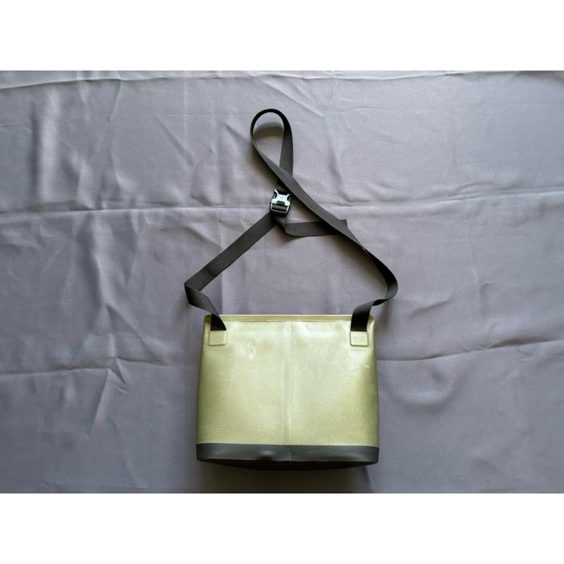 二手手日本限定 THE NORTH FACE 保冷袋 防水 斜背包NM82016 北面 北臉3L-細節圖2