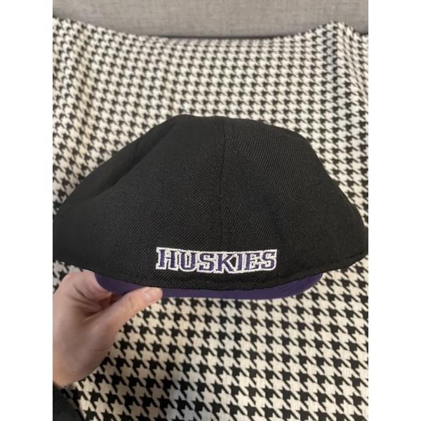 二手NCAA華盛頓大學Washington Huskies x New Era全封棒球帽 SZ 7 1/2-細節圖3