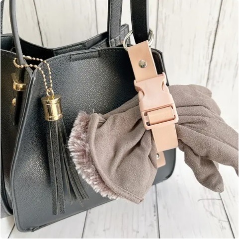 日本3coins 多功能扣掛 外套掛 夾克掛  外套掛環 夾克掛環 萬用扣環 調整掛環-細節圖3