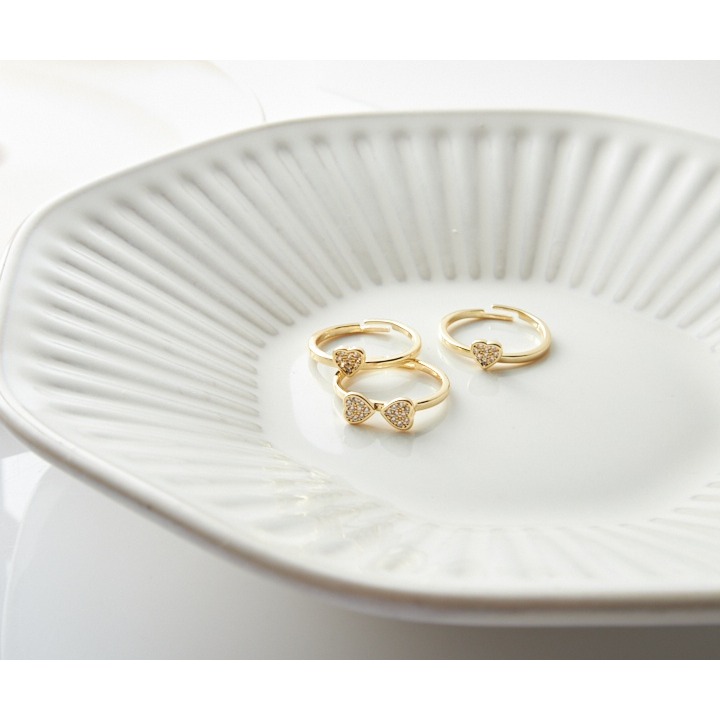 台灣現貨 正韓 四葉愛心鋯石 戒指 對戒 情侶戒 莫桑石 鑽石戒指 求婚禮物 情人節 戒指 戒子 韓國飾品 結婚禮物-細節圖4