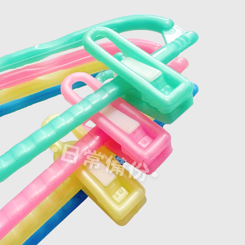 騰宇 透明裙架 4入 台灣製 衣架 裙子 裙子衣架 裙夾 裙夾衣架 裙架 曬衣夾 夾子 衣架 衣夾 曬襪子 曬內衣-細節圖8