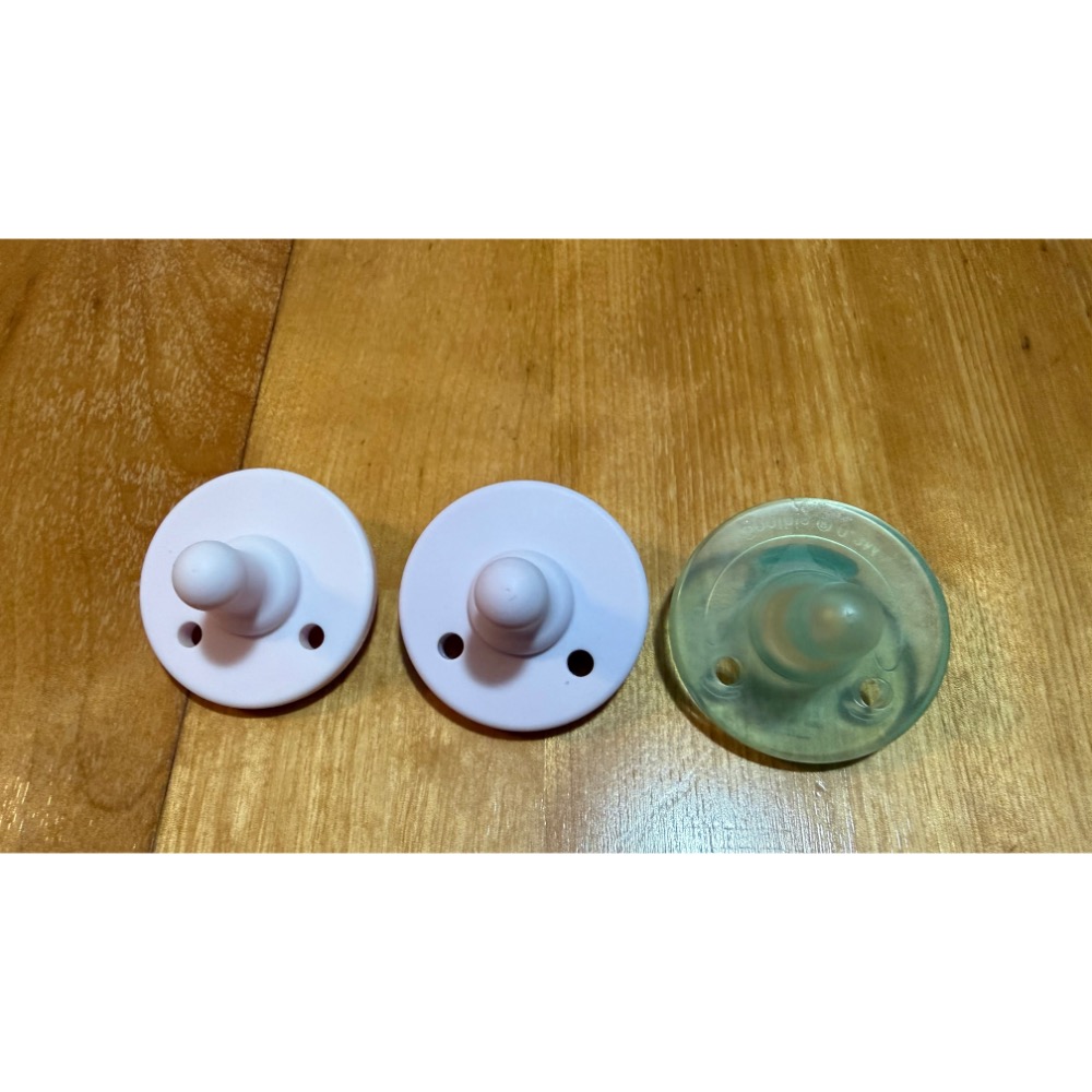 缺口奶嘴4個 圓形1個 紫色2個 奶瓶4個兩種蓋子-細節圖3