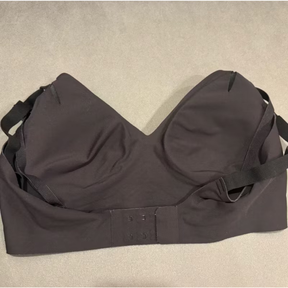 二手 媽媽餵 黑 S 70至75 零著感無痕哺乳內衣 孕婦內衣 產後 無鋼圈 70B 70C 70D 75B 75C-細節圖2