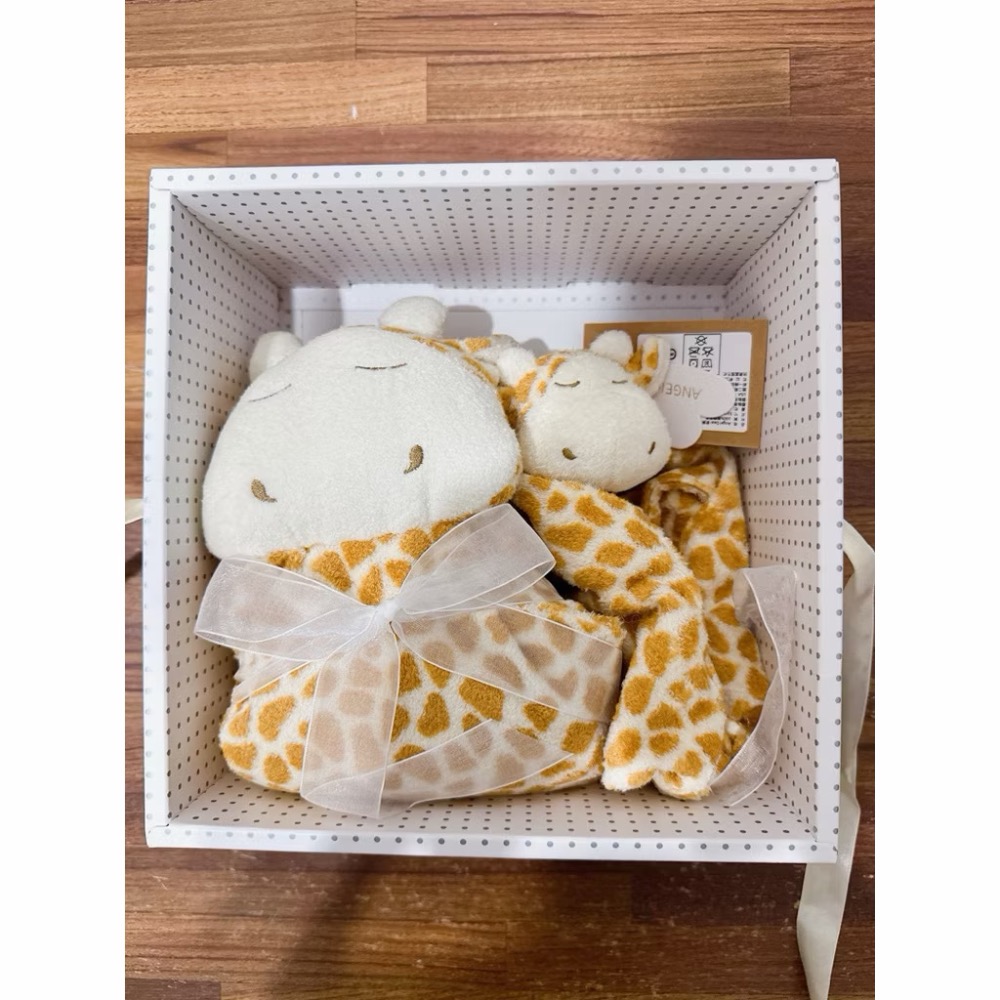 美國ANGEL DEAR安撫彌月禮盒-安撫毛毯+安撫巾 (棕色長頸鹿家族)-細節圖2