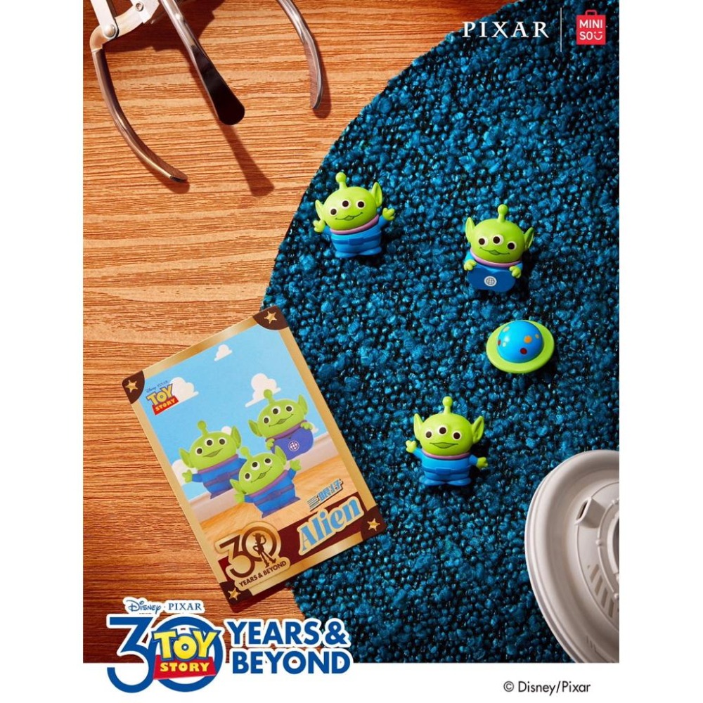 名創 miniso 新品 皮克斯 玩具總動員 三眼怪 草莓熊 巴斯  玩心無限系列 吊卡 盲盒 冰箱 磁鐵-細節圖3