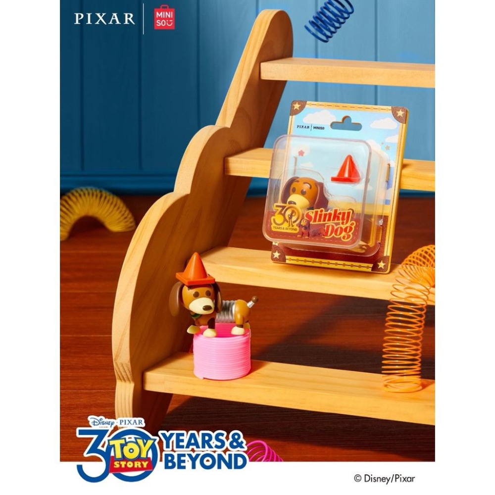 名創 miniso 新品 皮克斯 玩具總動員 三眼怪 草莓熊 巴斯  玩心無限系列 吊卡 盲盒 冰箱 磁鐵-細節圖5