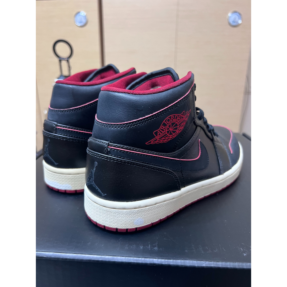【擺設用/需換底】Air Jordan 1 Mid 黑紅 US9.5 鞋底硬化 請勿穿著 554724-028-細節圖4