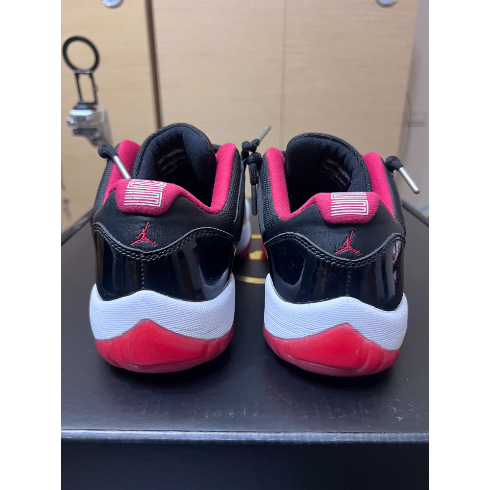 【擺設/需換底】Air Jordan 11 Low Bred 黑紅 US8.5 鞋底硬化-細節圖5