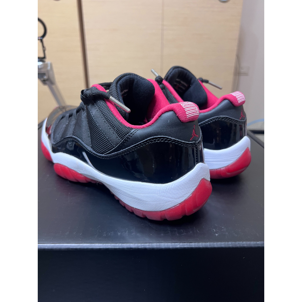 【擺設/需換底】Air Jordan 11 Low Bred 黑紅 US8.5 鞋底硬化-細節圖6