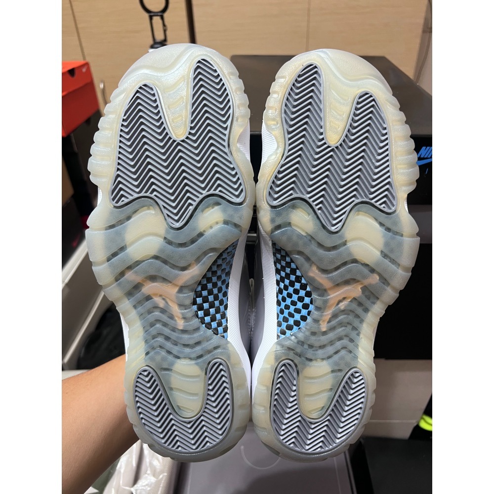 【全新未試穿】Air Jordan 11 Low Cement Grey 水泥灰 US9 附原盒-細節圖2