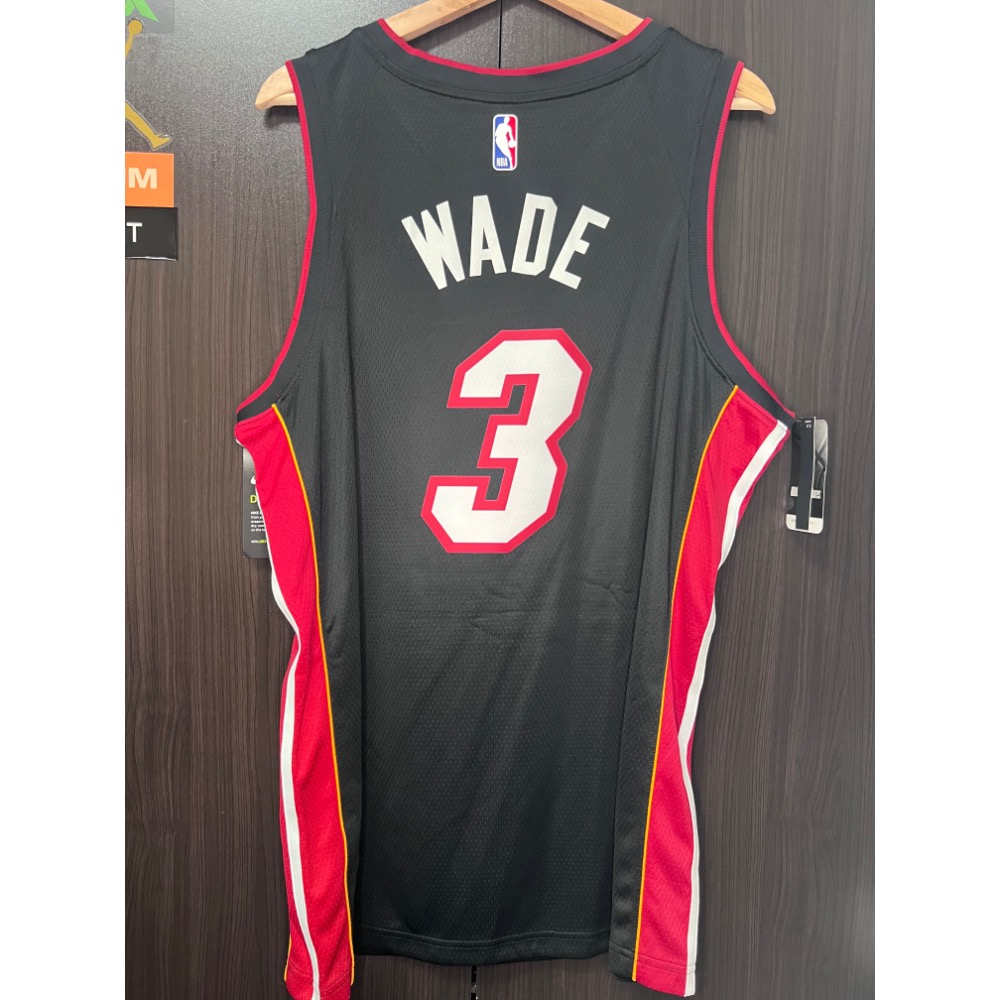 【全新台灣公司貨】Nike NBA 熱火隊 Dwyane Wade #3 Swingman 球衣 L號 經典黑衫-細節圖4