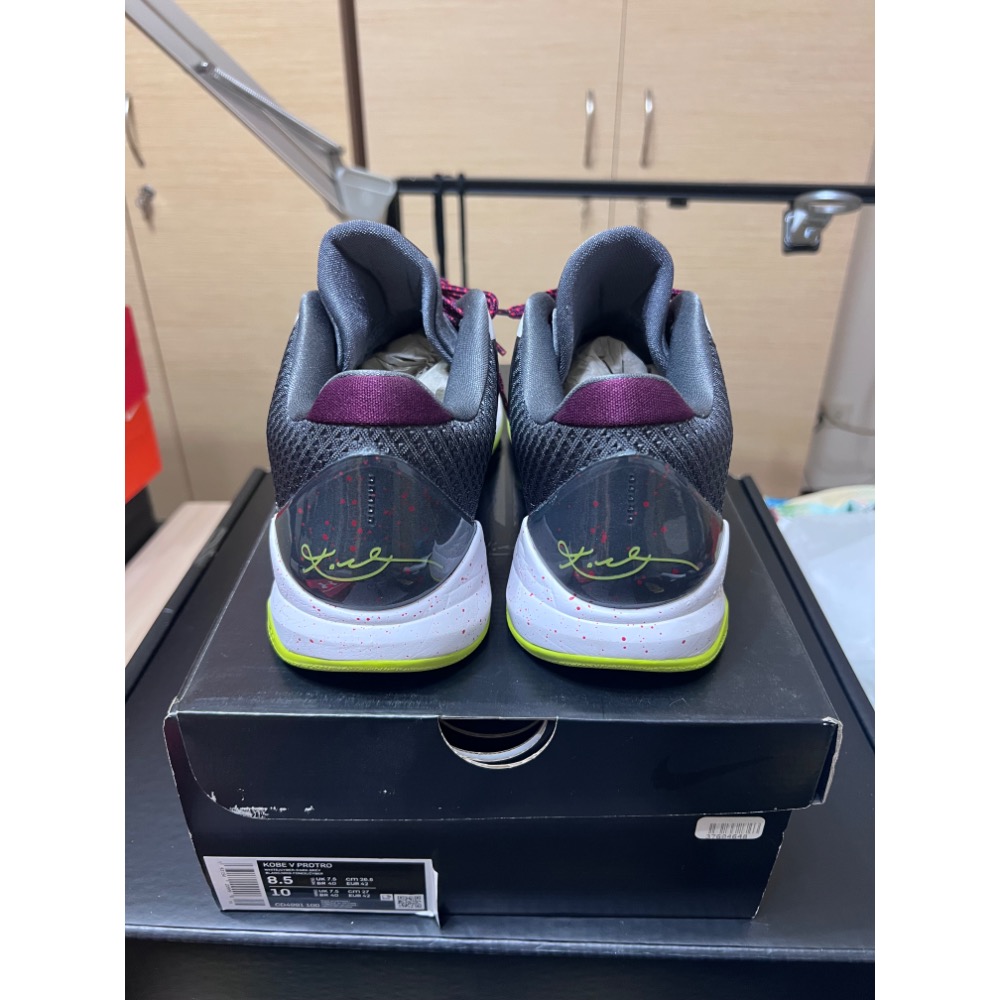【二手實戰】Nike Kobe 5 Protro Chaos 小丑 US8.5 經典混亂配色 聖誕大戰-細節圖5
