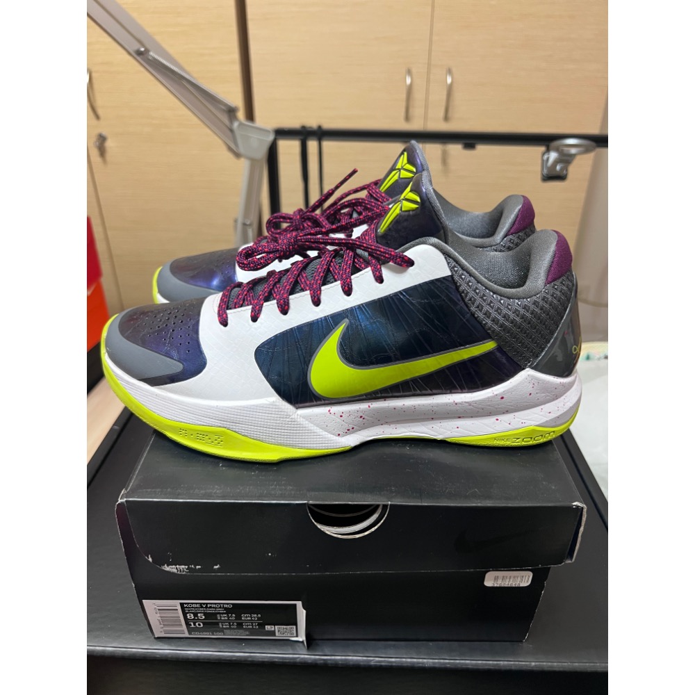 【二手實戰】Nike Kobe 5 Protro Chaos 小丑 US8.5 經典混亂配色 聖誕大戰-細節圖7