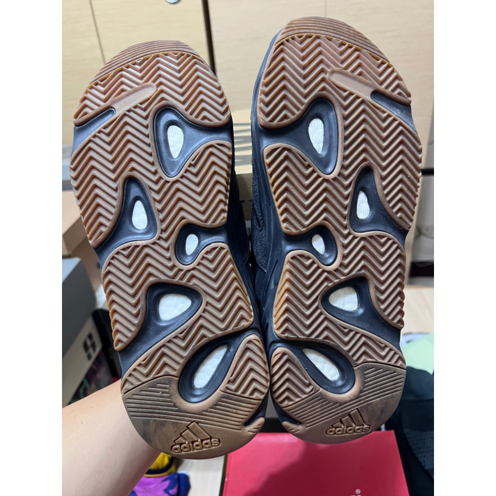 【US11.5】Adidas Yeezy Boost 700 Utility Black 黑生膠 FV5304-細節圖9