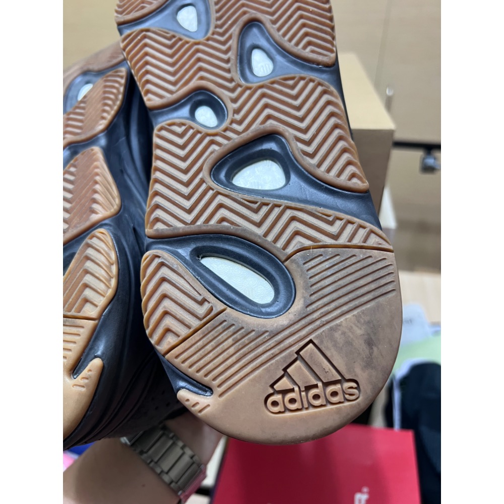 【US11.5】Adidas Yeezy Boost 700 Utility Black 黑生膠 FV5304-細節圖11