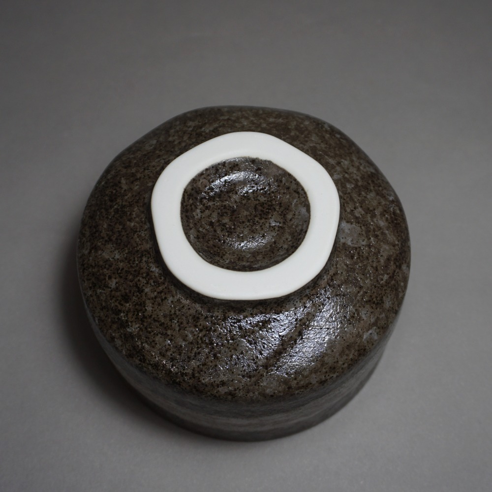 日本 西庵窯 美濃燒 經典 白刷毛 抹茶碗 茶碗 (附紙盒) 茶盞 窯燒 日式 陶器 全新品 日本製抹茶道具 宋代點茶-細節圖8