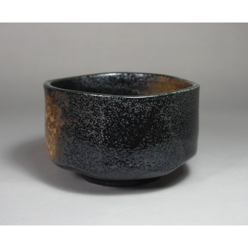 日本 西庵窯 美濃燒 黑底 金沙 抹茶碗(附紙盒) 茶碗 茶盞 窯燒 日式 傳統陶器 全新品 未使用 日本製茶道具 現貨-細節圖5