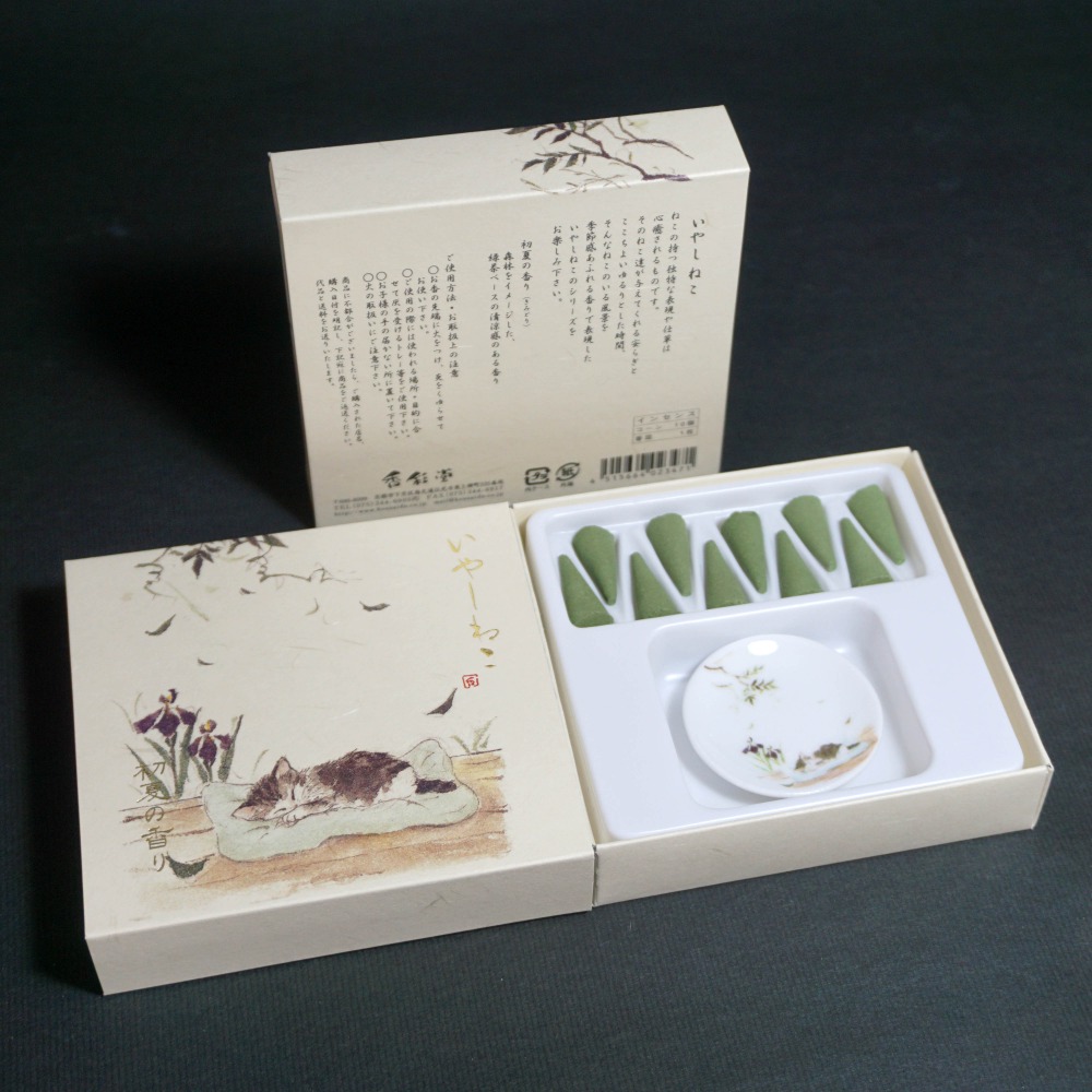 日本 香彩堂 貓系列 塔香 櫻花 初夏 晚秋 初雪 (附香皿) 療癒系 可愛 薰香 香盤 居家香氛 日系貓咪-規格圖1