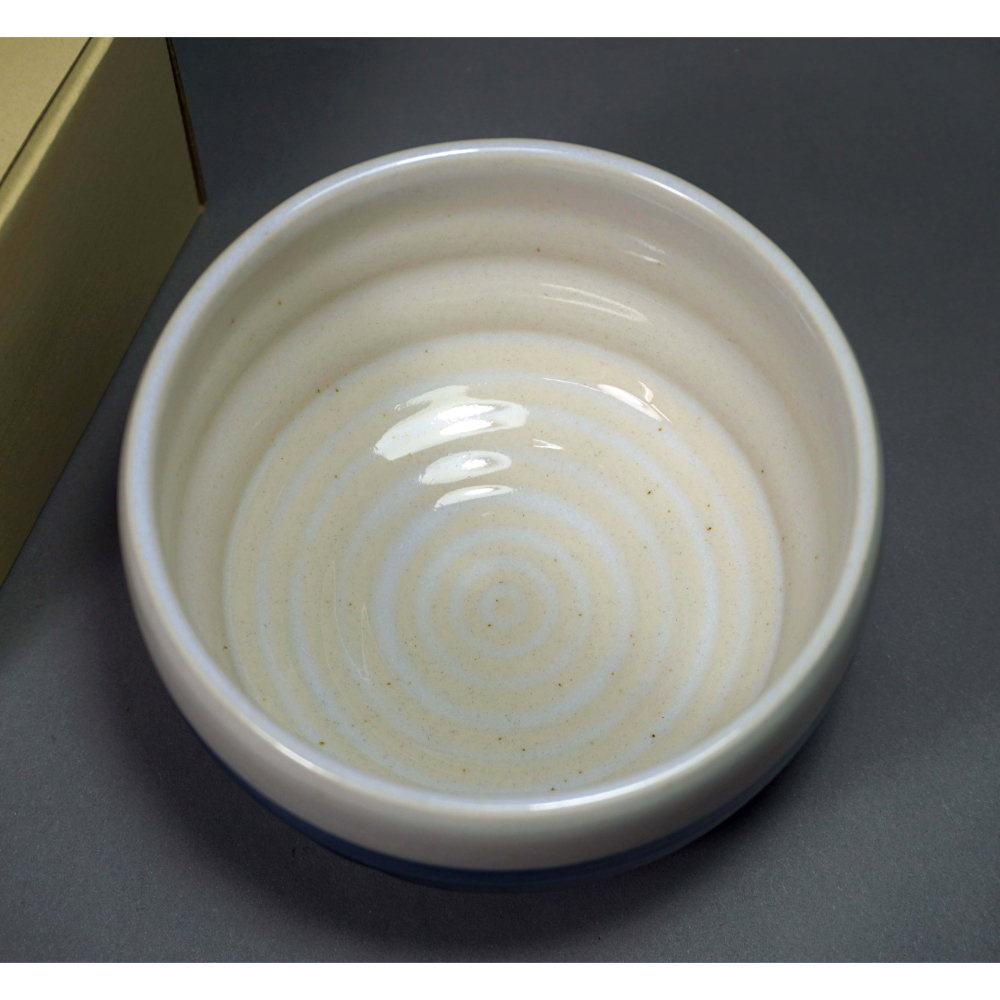 日本 美濃燒 琉璃色 結晶釉 抹茶碗(附紙盒)日本製 茶碗 現貨 日式茶道具 全新品 時尚茶具 適用洗碗機 微波爐-細節圖3