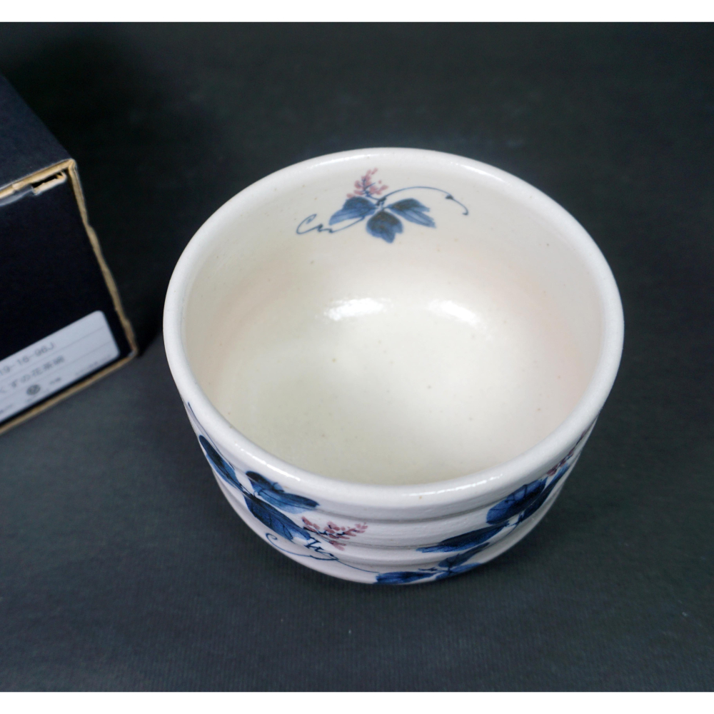 日本 美濃燒 山葛花 抹茶碗 (附紙盒) 日本製抹茶道具 茶碗 日式 陶器 全新 未使 茶盞 現貨-細節圖3