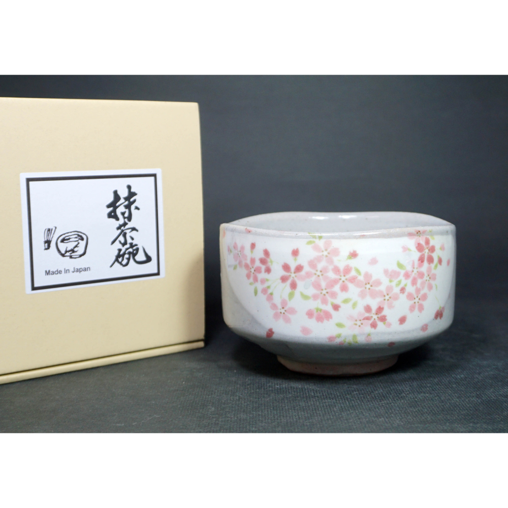 日本 美濃燒 櫻花紋 落櫻繽紛 抹茶碗 (附紙盒) 日本製抹茶道具 茶碗 日式 陶器 全新 未使 茶盞 現貨-細節圖2