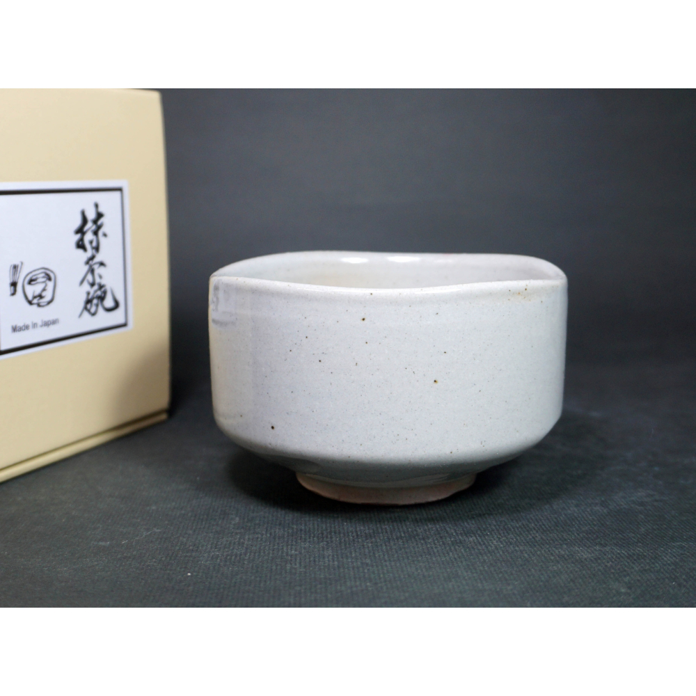 日本 美濃燒 櫻花紋 落櫻繽紛 抹茶碗 (附紙盒) 日本製抹茶道具 茶碗 日式 陶器 全新 未使 茶盞 現貨-細節圖5