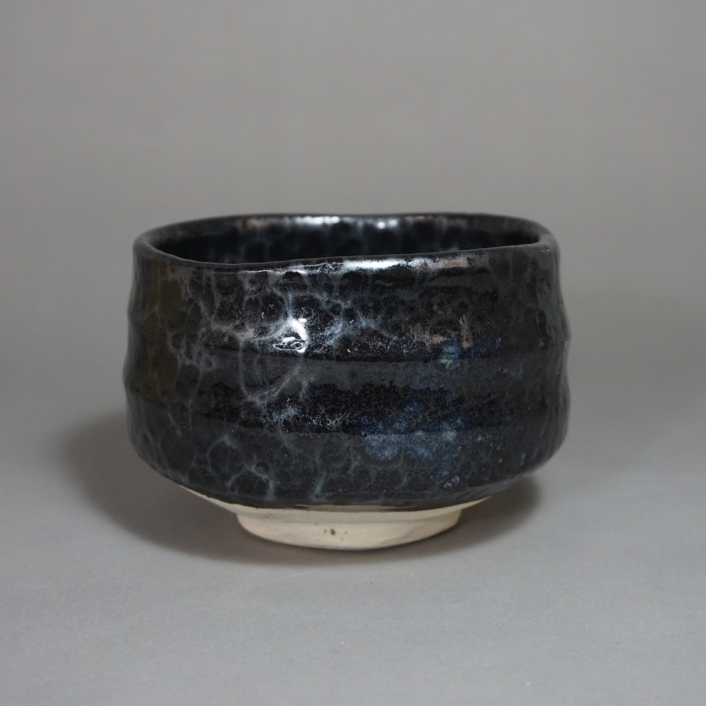 日本 窯變 油滴釉 龜甲閃電紋 抹茶碗 (附紙盒)日本製 茶碗 現貨 日式茶道具 全新品 傳統陶器 茶盞宋代點茶 茶具-細節圖3