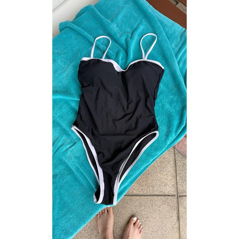 【現貨】黑白撞色簡約連身泳衣｜細肩帶顯瘦泳裝｜歐美韓系風格性感泳衣-細節圖7