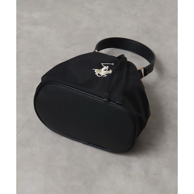 日本代購🇯🇵 Beverly Hills Polo Club馬球標誌刺繡2WAY尼龍水桶包 抽繩包 束口包-細節圖5