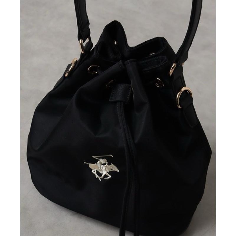 日本代購🇯🇵 Beverly Hills Polo Club馬球標誌刺繡2WAY尼龍水桶包 抽繩包 束口包-細節圖7