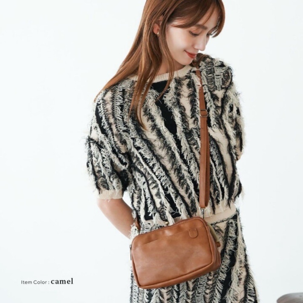 日本代購🇯🇵 Legato Largo 迷你皮革肩背包口金包 輕量單肩包皮革斜背包 三層收納斜背包LG-V0424-細節圖2