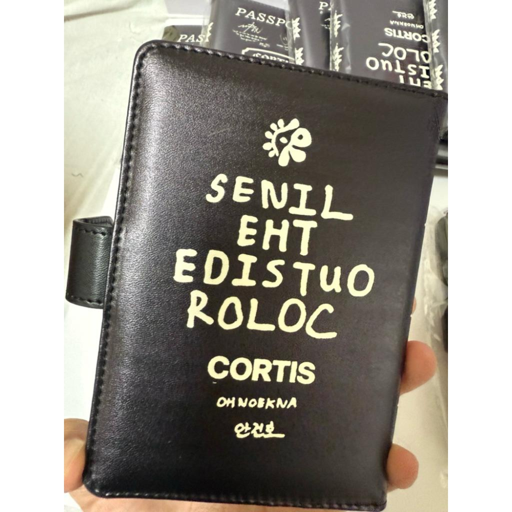 隔日到貨🎀CORTIS 護照夾 週邊 Kpop 證件夾 收納包-細節圖3