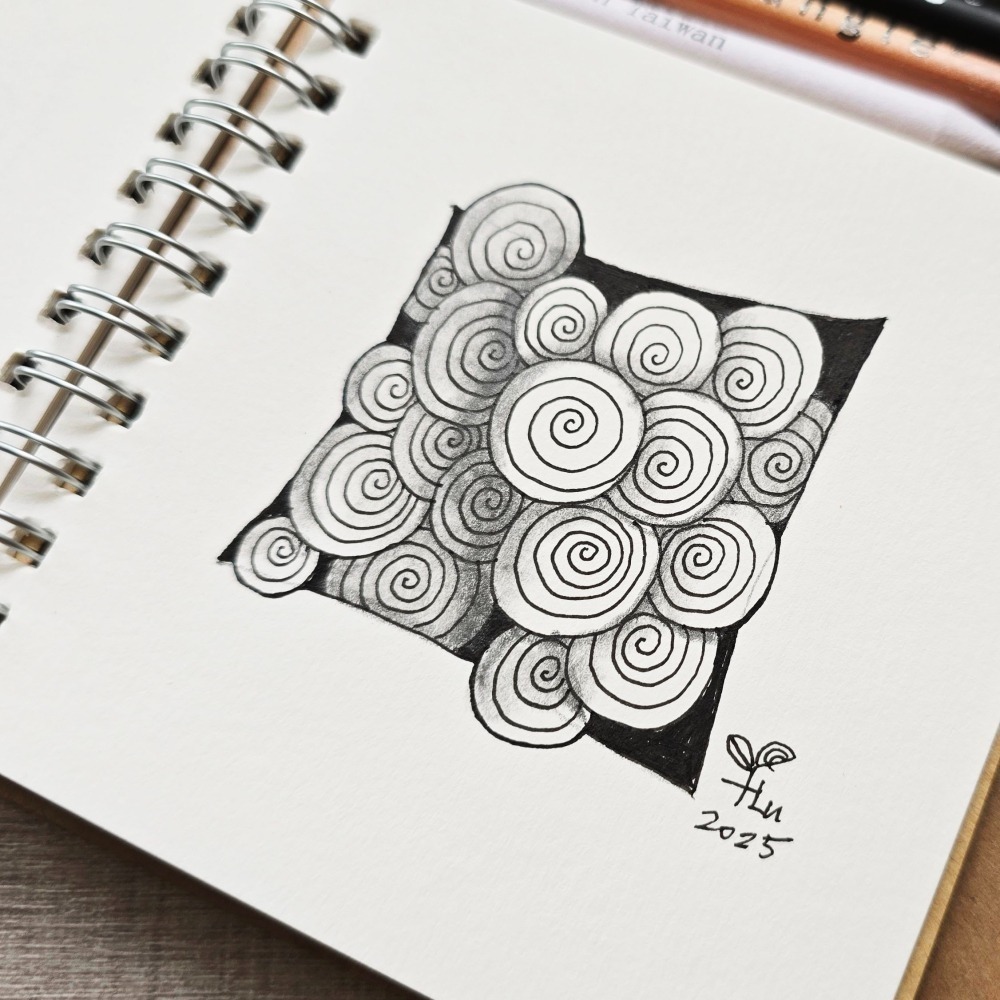 【盈盈愛兔巢】禪繞畫新手材料包｜三色隨行本材料包套組｜禪繞畫隨行本 (白／茶／黑)｜禪繞畫工具｜禪繞畫紙磚｜禪繞畫練習本-細節圖4