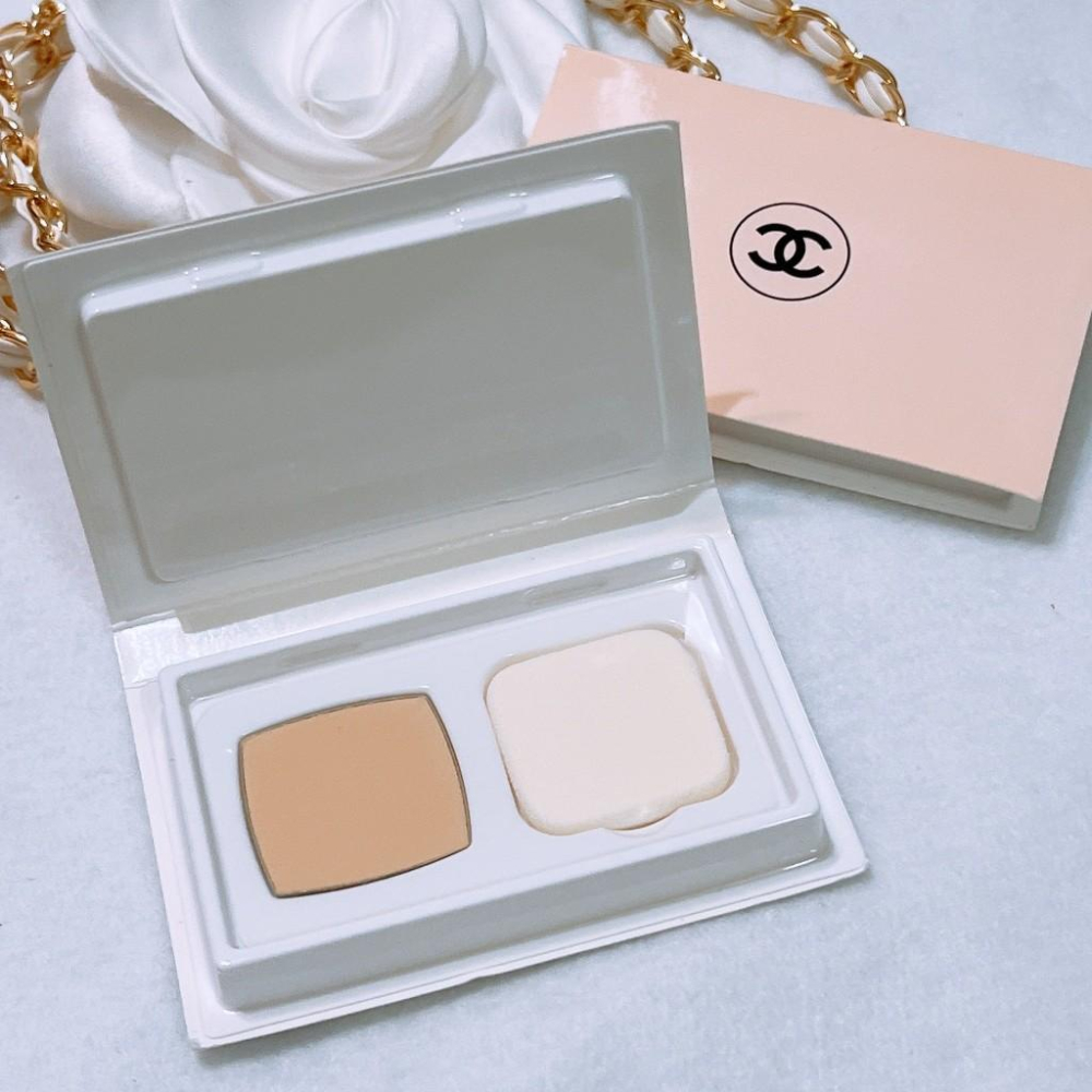 CHANEL 香奈兒 珍珠光感輕透防護粉餅 B10 SPF 25/PA+++ 精巧版 正貨 專櫃貨-細節圖2