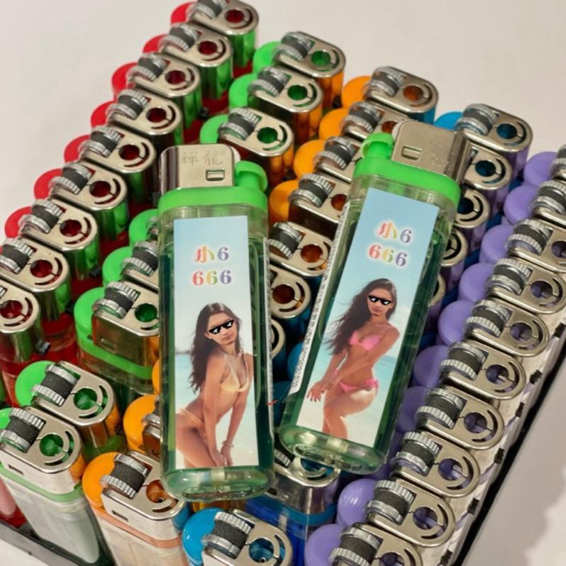 【打火機客製】 ✨美女打火機✨客製化打火機✨生日禮物✨打火機✨打火機訂製✨活動小禮物✨交換禮物✨來圖定製✨惡搞禮物-細節圖4