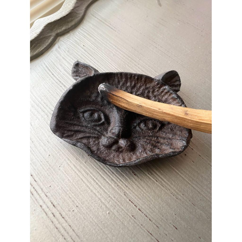 DOKi DOKi 鑄鐵貓咪裝飾 貓盤 貓咪紙巾架 瑜珈貓 紙鎮 祕魯聖木盤 居家裝飾-細節圖3