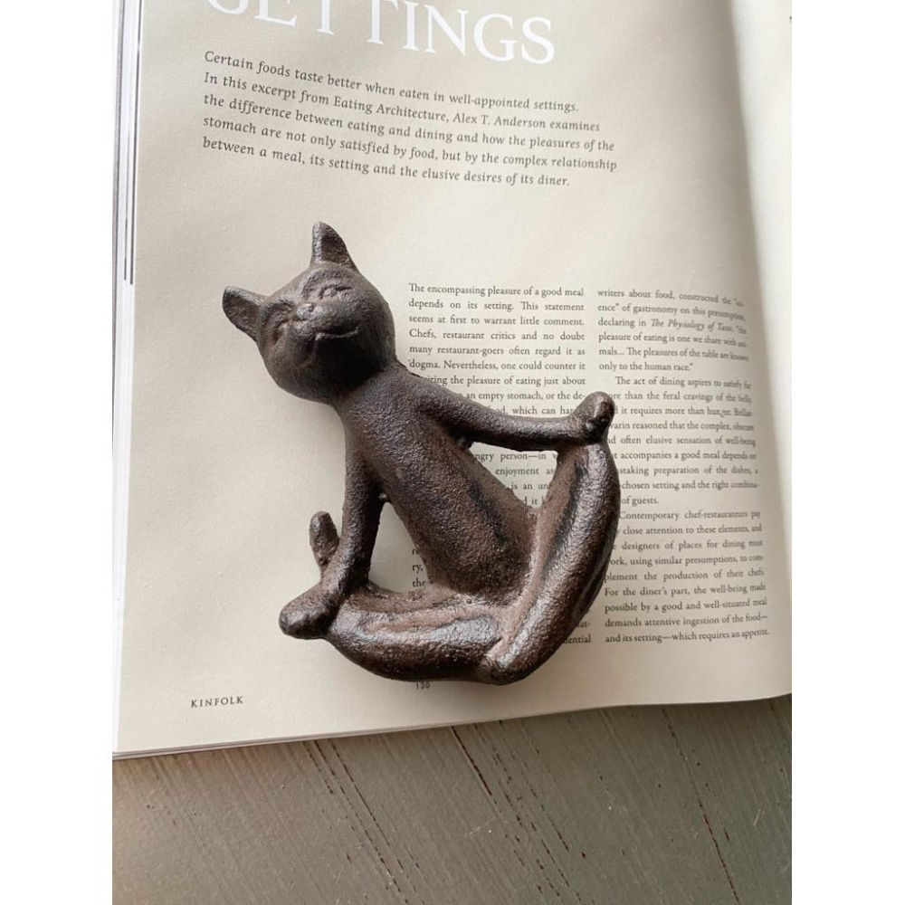 DOKi DOKi 鑄鐵貓咪裝飾 貓盤 貓咪紙巾架 瑜珈貓 紙鎮 祕魯聖木盤 居家裝飾-細節圖7