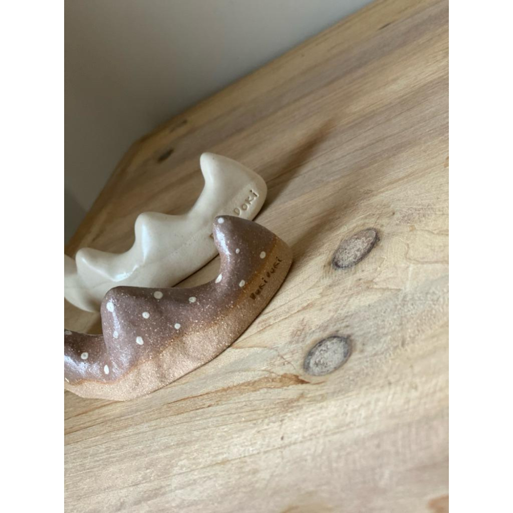 DOKi DOKi 筆架 聖木架 祕魯聖木架 巨巨巨可愛 手捏陶 陶藝 陶瓷 incense holder-細節圖2
