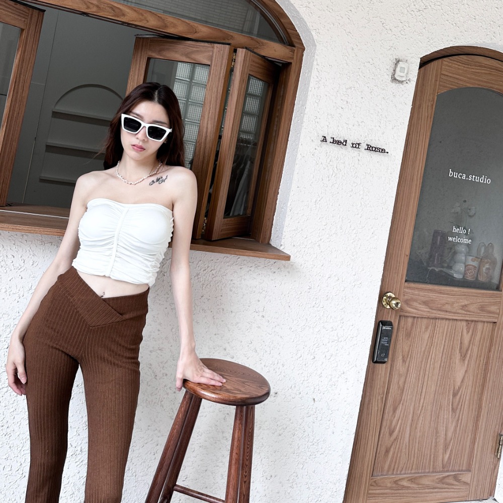 【DOE.FF】 牛奶絲抓皺帶杯抹胸 (現貨) bratop 內搭背心 辣妹上衣 無袖背心 平口背心 露肩上衣 背心女-細節圖2