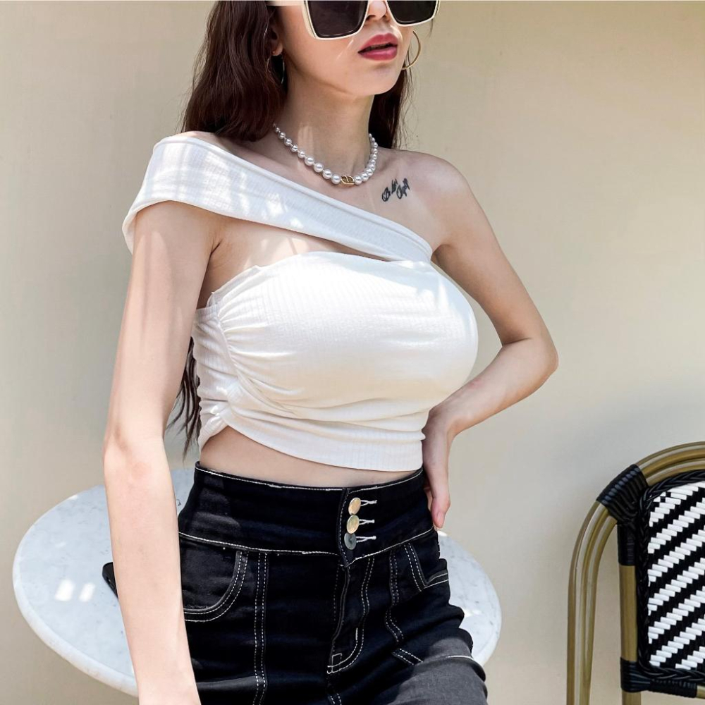 【DOE.FF】斜帶造型杯墊上衣 (現+預) 上衣女 抹胸上衣 平口上衣 平口背心 背心女 BRATOP 歐美上衣 辣妹-細節圖5