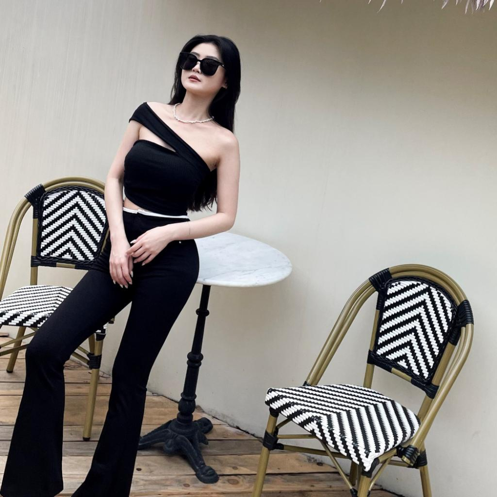 【DOE.FF】斜帶造型杯墊上衣 (現+預) 上衣女 抹胸上衣 平口上衣 平口背心 背心女 BRATOP 歐美上衣 辣妹-細節圖8