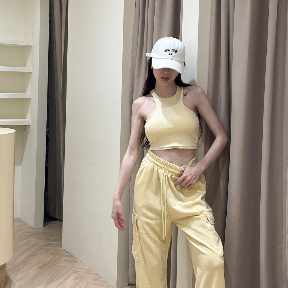 【DOE.FF】 歐美超削肩背心 (現貨) 背心女 無袖背心 辣妹背心 上衣女 短版背心 短版上衣 高彩 掛脖背心-細節圖2