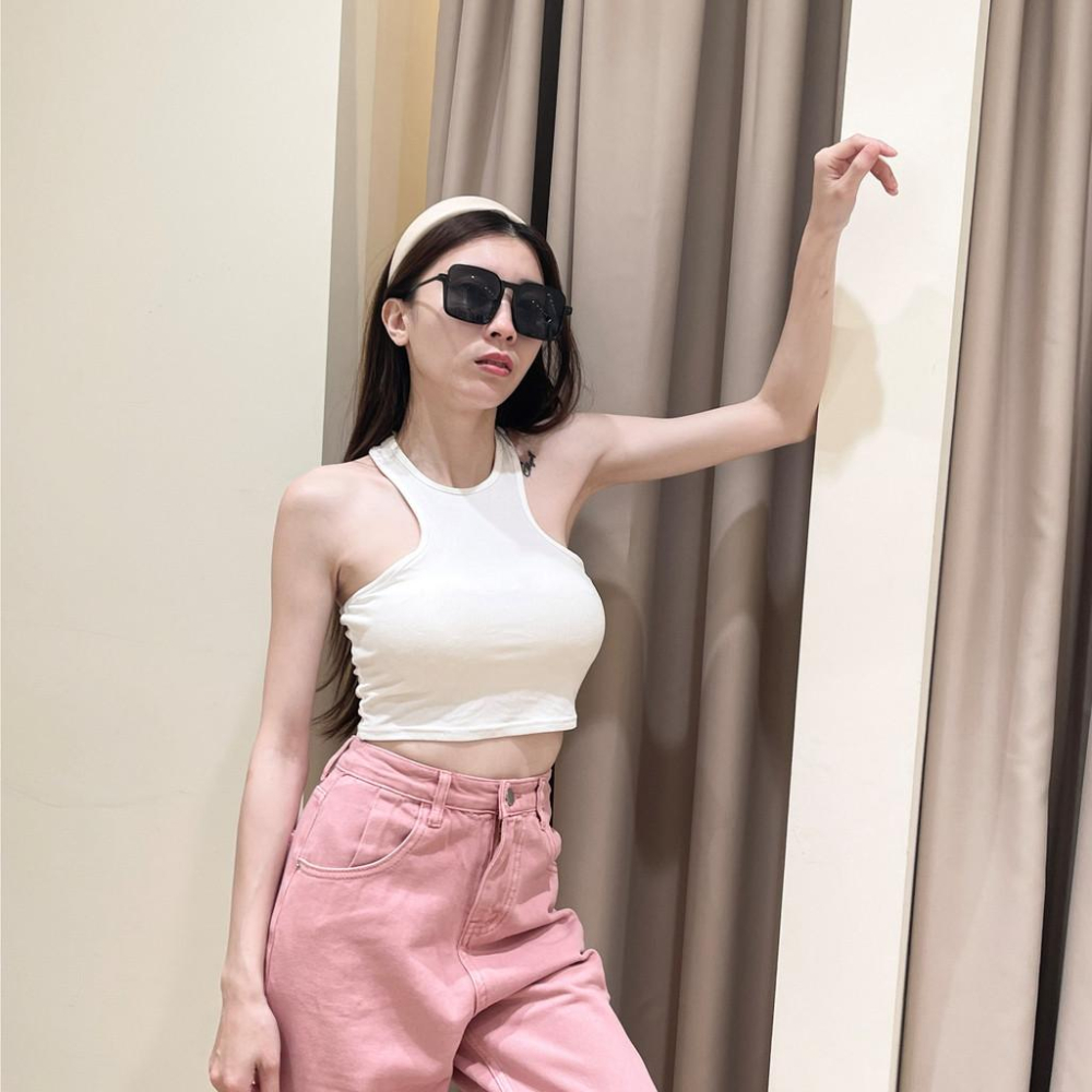 【DOE.FF】 歐美超削肩背心 (現貨) 背心女 無袖背心 辣妹背心 上衣女 短版背心 短版上衣 高彩 掛脖背心-細節圖5