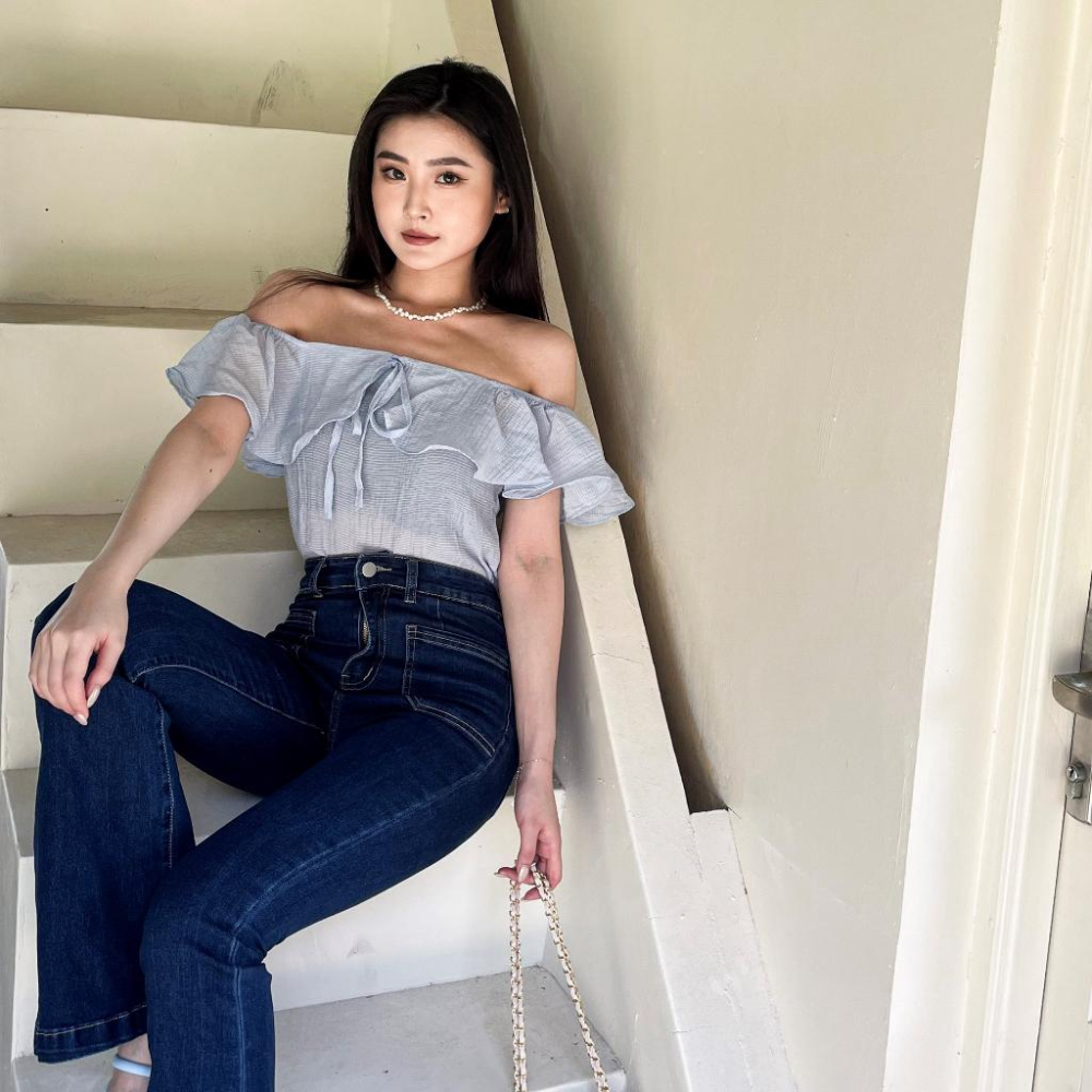 【DOE.FF】 氣質荷葉一字領上衣 (現+預) 短版上衣 雪紡上衣 粉色上衣 露肩上衣 平口上衣 短袖上衣 上衣女-細節圖2