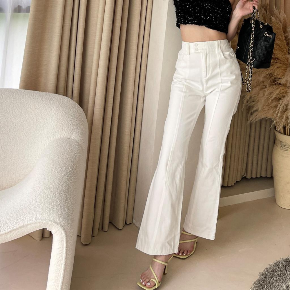 【DOE.FF】 水洗鬆緊微喇叭褲 (現貨) 牛仔褲 長褲女 寬褲直筒褲 顯瘦長褲 喇叭褲 男友褲 微喇叭褲 高腰長褲-細節圖7