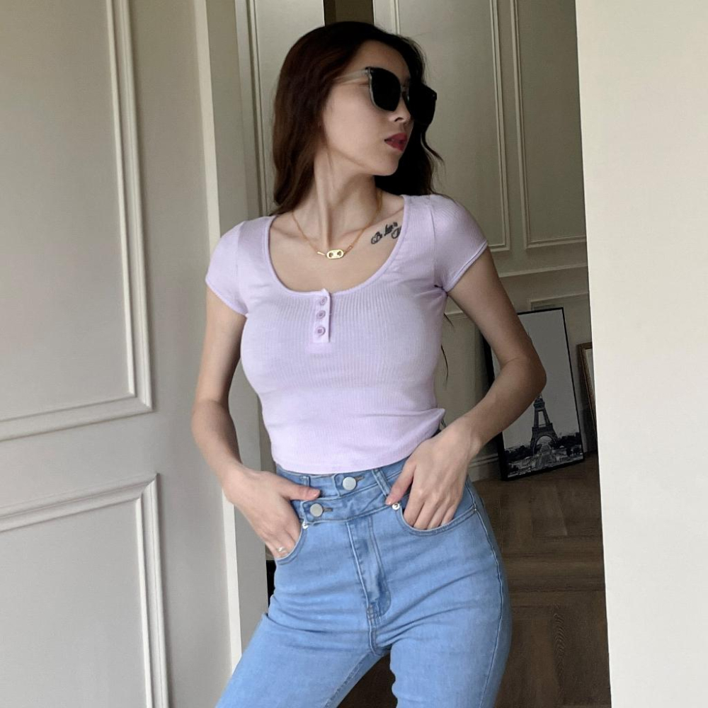 【DOE.FF】 透氣軟料短版上衣 (現貨) 辣妹上衣 上衣女 歐美上衣 緊身上衣 棉T 短T TEE 女裝 INS-細節圖6