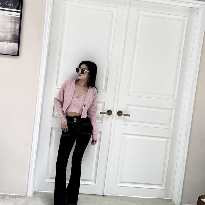 【DOE.FF】歐美V領織紋兩件套｜現貨｜女裝 秋冬 毛衣 針織外套 短版上衣 套裝女 背心女打底衫 針織衫 套裝女-細節圖2