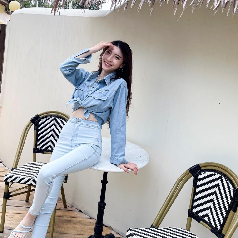 【DOE.FF】 弧形短版牛仔襯衫 (現+預) 牛仔外套 單寧外套 短外套 短版外套 襯衫女 短版襯衫 防曬外套-細節圖2