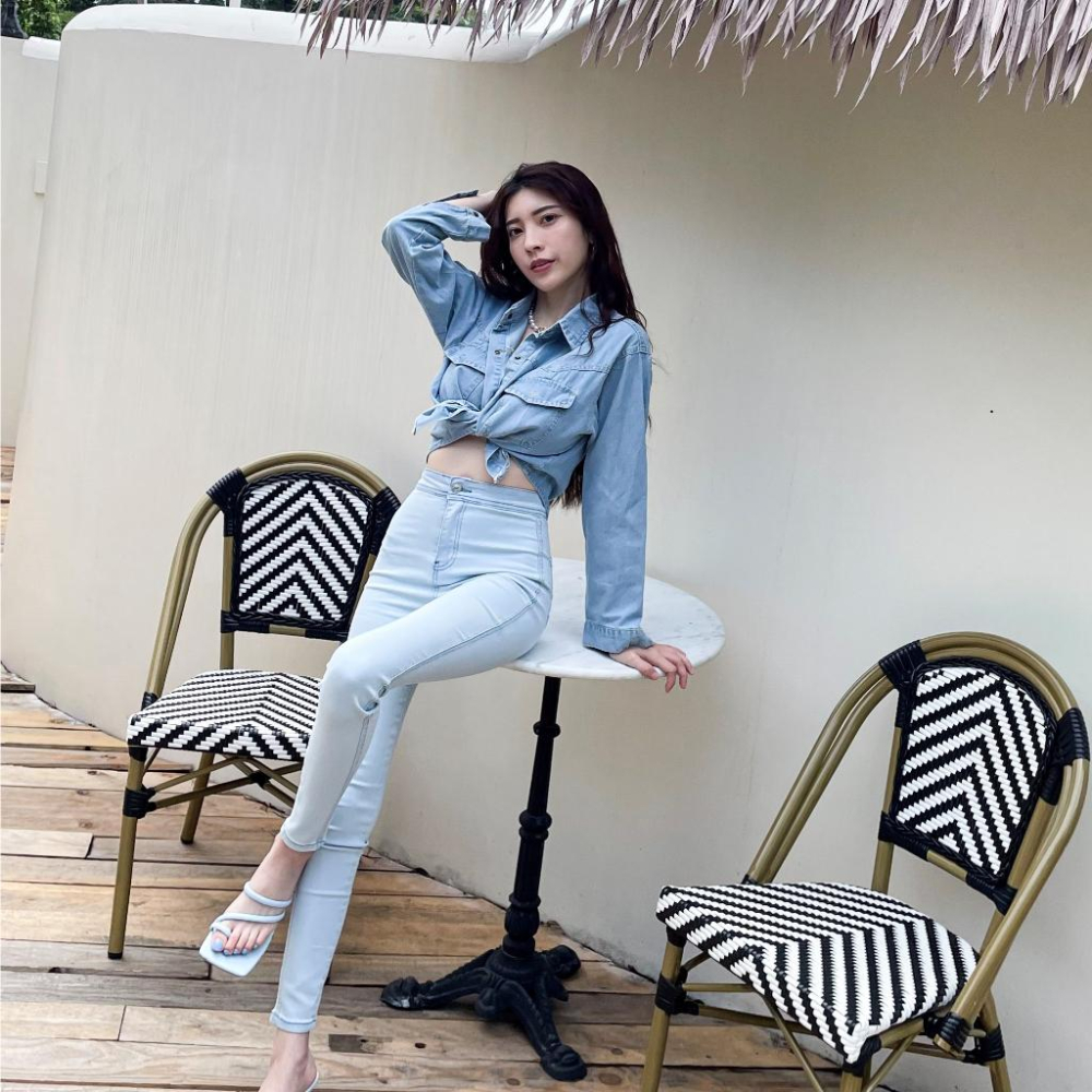 【DOE.FF】 弧形短版牛仔襯衫 (現+預) 牛仔外套 單寧外套 短外套 短版外套 襯衫女 短版襯衫 防曬外套-細節圖3